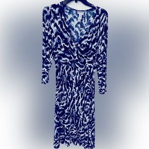 Chicos Travelers size 1 blue/ white tie dye mid sleeve dress